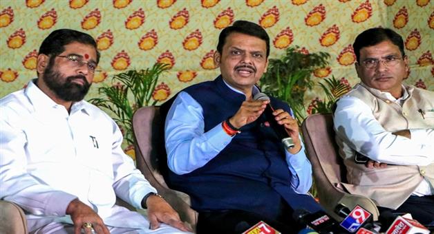 Khabar Odisha:Maharashtra-Govt-Yields-Fadnavis-Accepts-All-Demands-of-Protesting-ST-Students