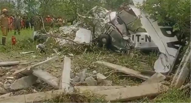 Khabar Odisha:Major-Plane-Crash-in-Kanpur-Training-Aircraft-Crashes-Near-Ganga-Barrage-2-Pilots-Seriously-Injured