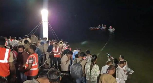 Khabar Odisha:Major-accident-at-Jabalpurs-Bargi-Dam-cruise-ship-carrying-31-people-capsizes-4-bodies-recovered
