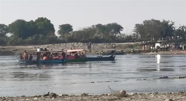 Khabar Odisha:Major-accident-in-Mathura-Steamer-boat-capsizes-in-Yamuna-river-10-dead