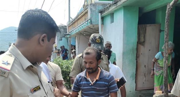 Khabar Odisha:Man-allegedly-beheads-wife-following-dispute-over-farmland-at-Sara-village-under-Kashinagar-police-limits-in-Gajapati