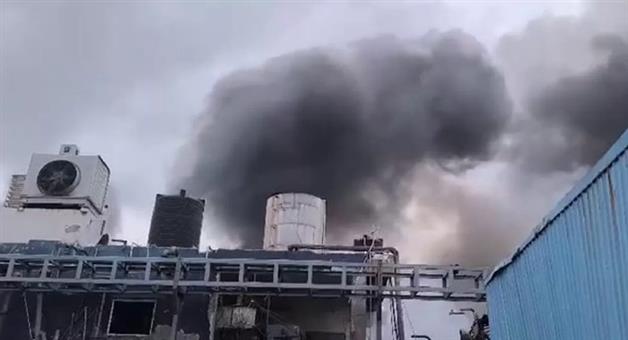 Khabar Odisha:Massive-fire-breaks-out-after-massive-explosion-at-pharmaceutical-factory-in-Telangana-8-dead