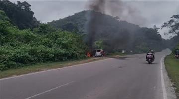 Khabar Odisha:Massive-fire-in-car