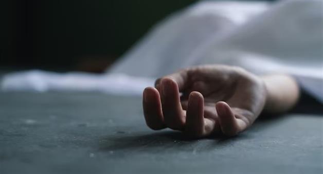 Khabar Odisha:Minor-girls-body-found-hanging-from-door-Police-investigation-underway