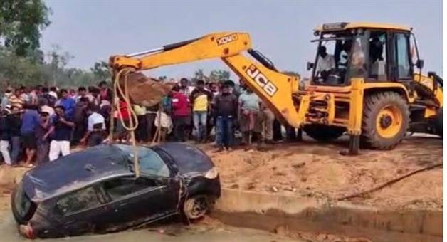 Khabar Odisha:Missing-lawyers-car-recovered-from-pond-decomposed-body-found