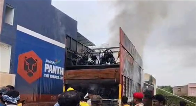 Khabar Odisha:More-than-30-electric-scooters-caught-fire