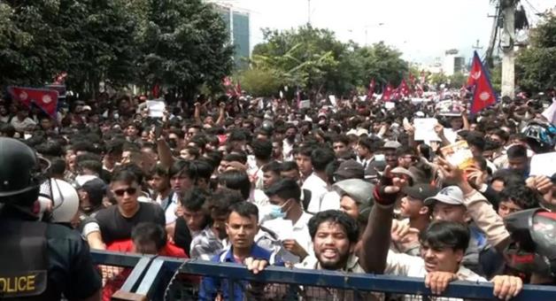 Khabar Odisha:Neither-will-we-bow-down-to-the-protesters-nor-will-we-lift-the-ban-on-social-media-PM-declares