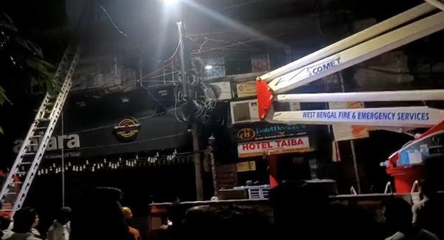 Khabar Odisha:Nine-persons-dead-in-a-massive-fire-at-hotel-in-Kolkata