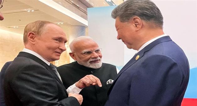 Khabar Odisha:Not-three-countries-on-stage-but-40-percent-of-the-world-Donald-Trump-in-tension