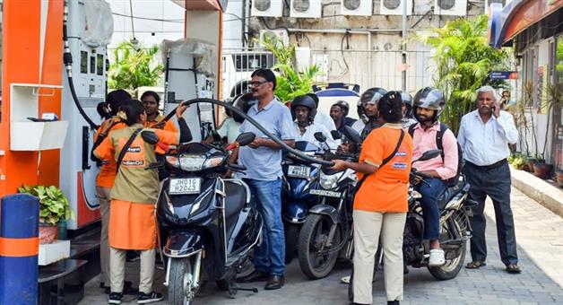 Khabar Odisha:Now-there-is-a-quota-system-at-petrol-pumps-now-only-200-liters-of-diesel-will-be-available-in-a-day