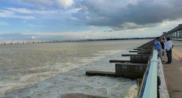 Khabar Odisha:Odisha-Flood-Update-Hirakud-Water-to-Arrive-at-Mundali-in-36–48-Hours