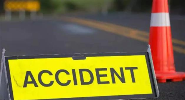 Khabar Odisha:One-dead-two-seriously-injured-in-truck-collision