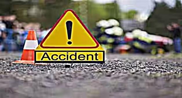 Khabar Odisha:Passenger-bus-hits-bike-from-behind-Biker-dies
