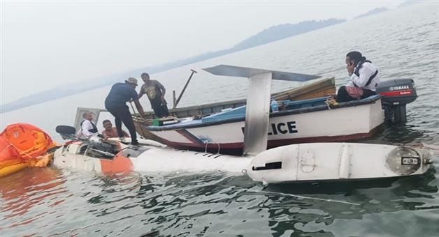 Khabar Odisha:Pavan-Hans-helicopter-crashes-into-sea-as-soon-as-flight-is-loaded-7-people-on-board