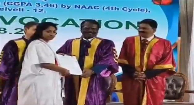 Khabar Odisha:PhD-student-refuses-to-receive-degree-from-Tamil-Nadu-Governor-says