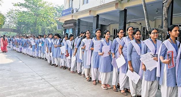 Khabar Odisha:Plus-2-exam-results-released-pass-rate-8585-percent-female-student-surpasses-male-student