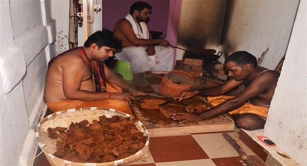 Khabar Odisha:Poda-Pitha-Rituals-For-Bahuda-Yatra