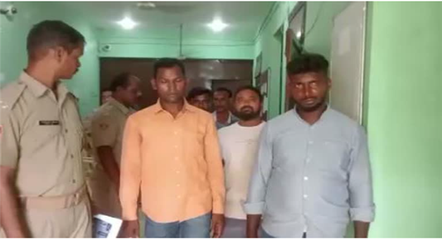 Khabar Odisha:Police-arrested-6-gamblers-who-robbed-people-in-the-crowd