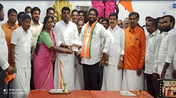 Khabar Odisha:Politics-DMK-MP-T-Shiva-son-Surya-Join-in-BJP-in-Tamil-Nadu