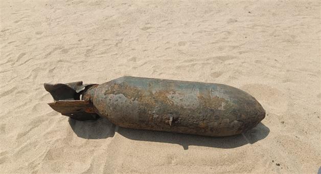 Khabar Odisha:Powerful-live-American-bomb-recovered-from-the-depths-of-the-Subarnarekha-River