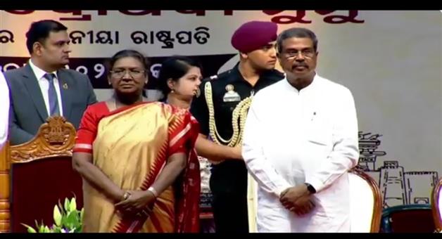 Khabar Odisha:President-confers-Kalinga-Ratna-on-Union-Education-Minister-Dharmendra-Pradhan