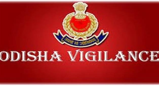 Khabar Odisha:Puri-SDVO-office-clerk-caught-red-handed-by-vigilance