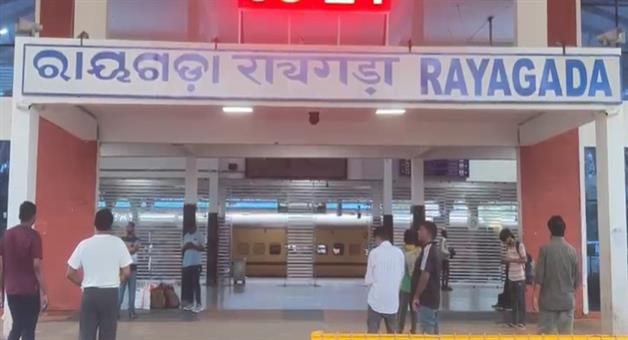 Khabar Odisha:RPF-Constable-saved-my-life-from-death