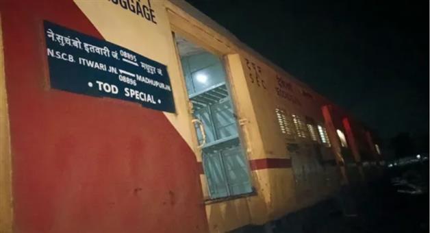 Khabar Odisha:Ranchi-Madhupur-Shravani-Mela-special-train-derails-in-Jharkhand