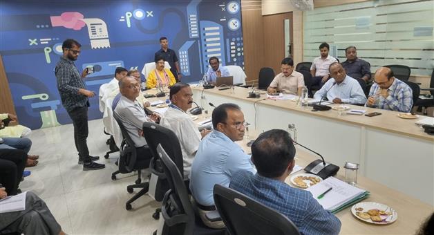 Khabar Odisha:Review-meeting-of-the-Minister-of-Housing-and-Urban-Development