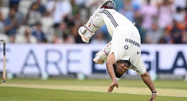 Khabar Odisha:Rishabh-Pant-should-stay-away-from-somersault-celebration-Surgery-doctors-warning-to-wicketkeeper-batsman