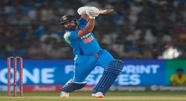 Khabar Odisha:Rohit-puts-a-full-stop-to-flop-shows-breaks-Sachin-and-Dravids-record