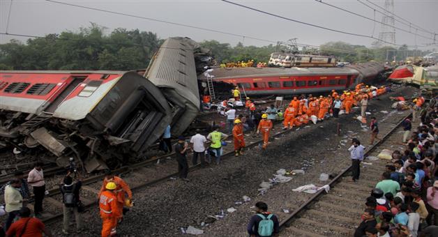 Khabar Odisha:Russian-President-Vladimir-Putin-sent-his-condolences-to-over-the-deadly-train-collision-in-Odisha