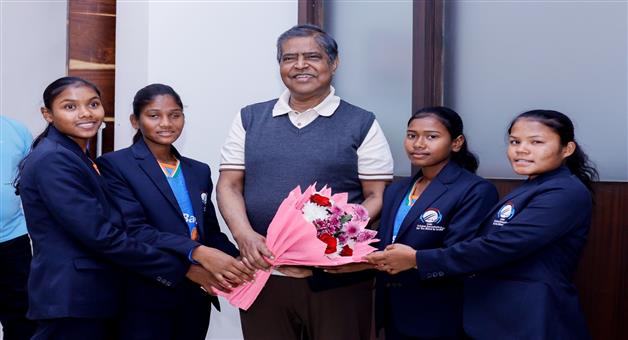 Khabar Odisha:SOA-Founder-President-felicitates-4-Odia-players-of-World-Cup-Champion-Indias-Blind-Womens-T20-Cricket-Team