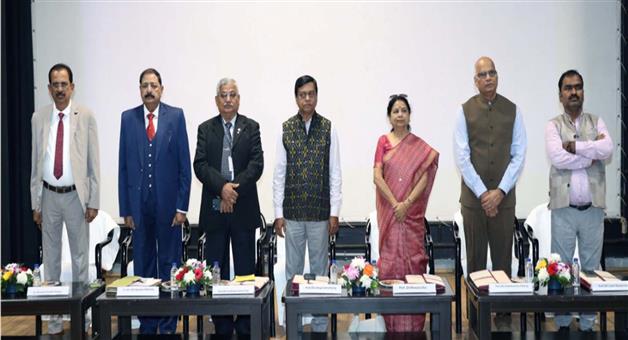 Khabar Odisha:SOA-organizes-orientation-program-for-animal-science-students