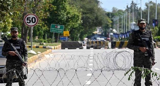 Khabar Odisha:Schools-and-offices-closed-police-on-the-streets-roads-sealed-Why-is-the-situation-in-Pakistan-like-this