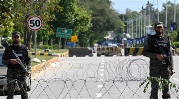 Khabar Odisha:Schools-and-offices-closed-police-on-the-streets-roads-sealed-Why-is-the-situation-in-Pakistan-like-this