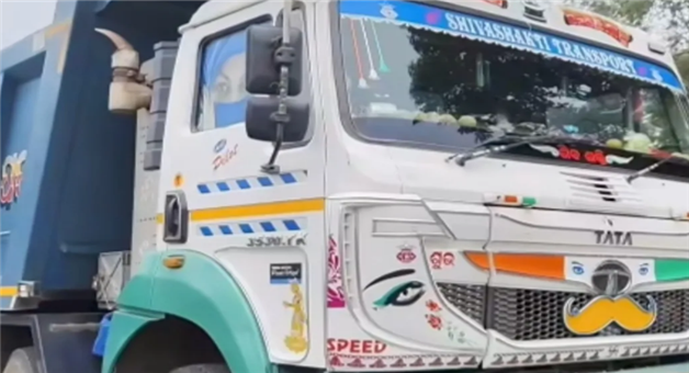 Khabar Odisha:Scooty-rider-dies-in-highway-collision-Villagers-block-road