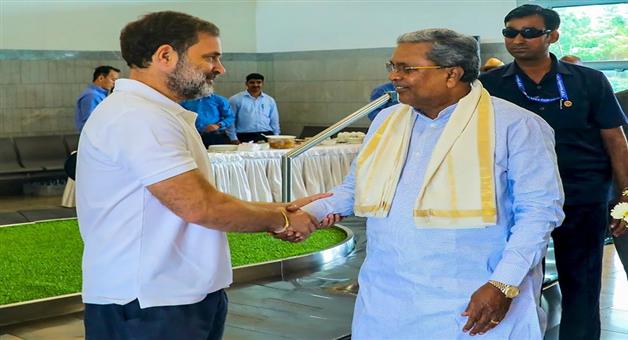 Khabar Odisha:Siddaramaiah-seeks-clarification-from-Rahul-says-it-is-difficult-to-work-with-ongoing-conflict-over-CM-post