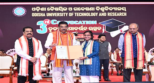 Khabar Odisha:Students-should-embrace-entrepreneurship-innovation-and-technology-Governor