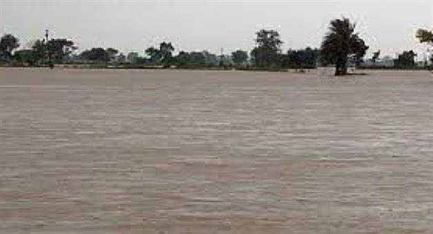 Khabar Odisha:Subarnarekha-crosses-danger-mark-flood-fears-loom-again