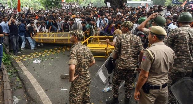 Khabar Odisha:Supreme-Court-Directs-Treatment-for-Injured-Students-and-Release-of-Minors-in-Protests