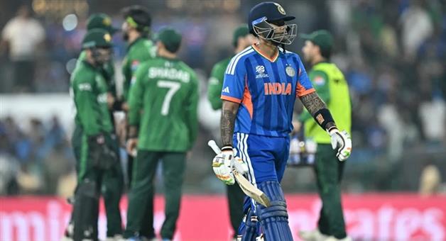 Khabar Odisha:Team-Indias-weaknesses-exposed-batters-are-getting-stuck-in-the-face-of-off-spin