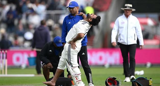 Khabar Odisha:Team-Indias-wicketkeeper-batsman-Rishabh-Pant-got-injured-on-the-first-day