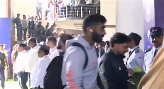 Khabar Odisha:Team-India-players-arrive-at-Barabati-stadium-for-practice