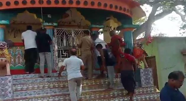 Khabar Odisha:Temple-Theft-Strikes-Again-in-Gop-Crown-and-Gold-Eyes-Stolen