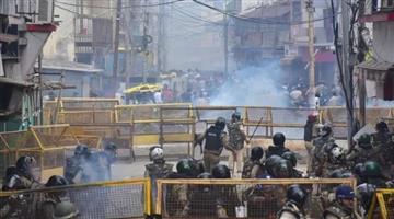 Khabar Odisha:Tensions-escalated-near-Ujjain-shahi-masjid-mob-pelted-stones