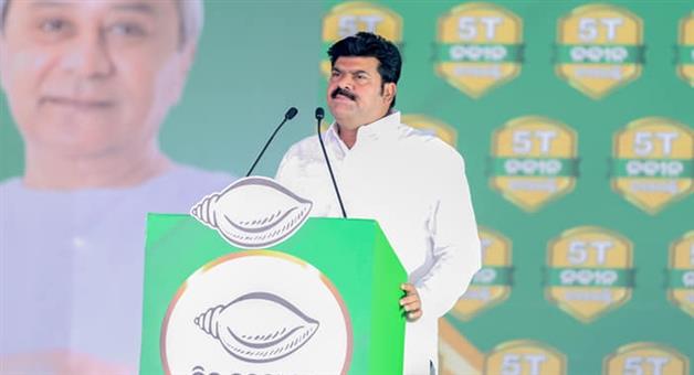 Khabar Odisha:Thanks-to-the-Pandian-couple-for-serving-Naveen-the-party-did-not-lose-because-of-him-Vikram