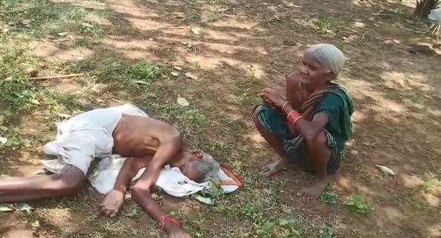 Khabar Odisha:The-80-year-old-man-fell-unconscious-while-returning-with-the-allowance-money