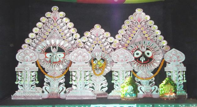 Khabar Odisha:The-Padma-Besha-ritual-of-Lord-Jagannath-and-his-siblings-at-the-Srimandir-in-Puri-is-being-observed-on-Wednesday