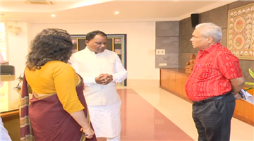Khabar Odisha:The-chief-Minister-made-a-surprise-visit-to-inspect-the-work-of-the-officials